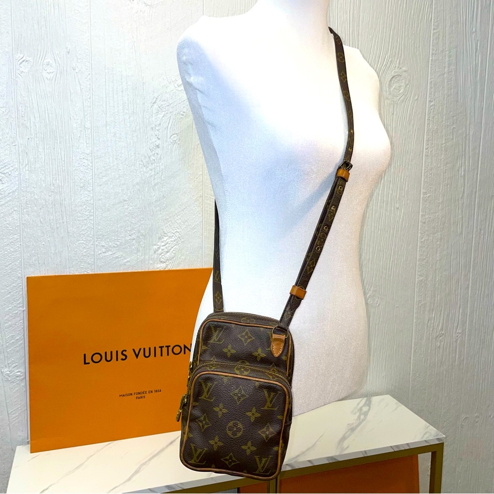 Louis Vuitton Vintage Monogram Amazone Crossbody Handbag Purse!